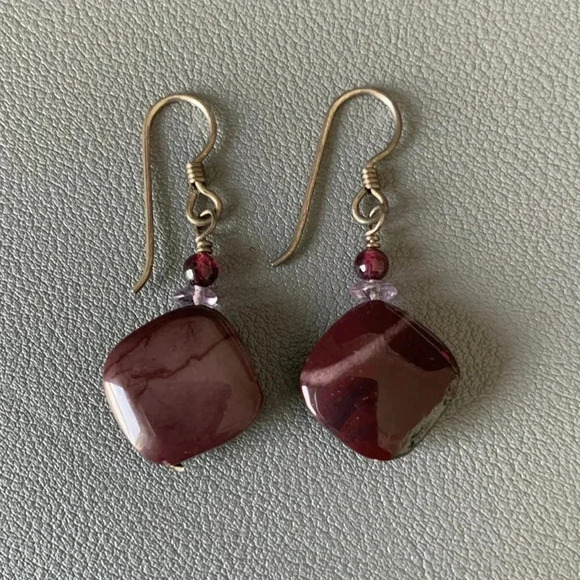 Beaded gemstone earrings and necklace matching set - Picture 2 of 4